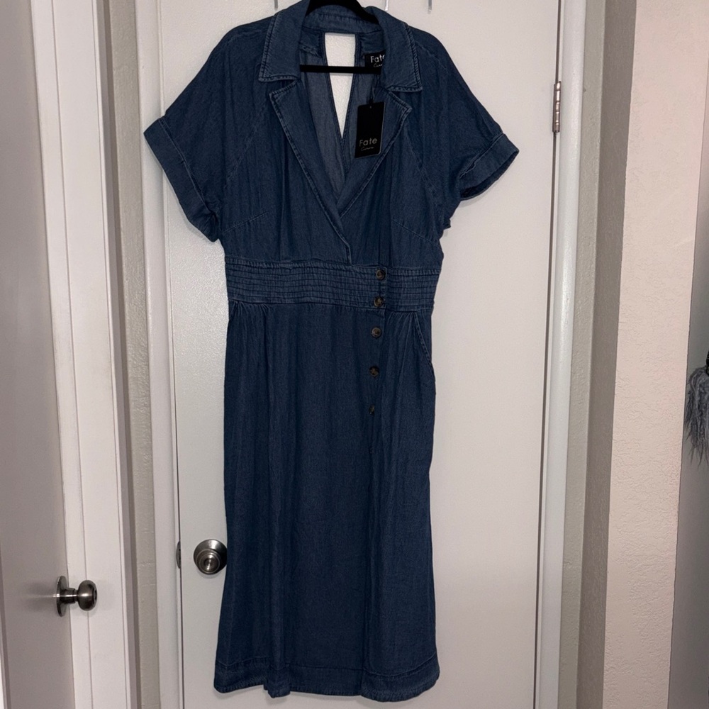 #F322- NWT Fate Curve Women's Denim Button-Down Midi Dress with Back Cut-out- 2X
